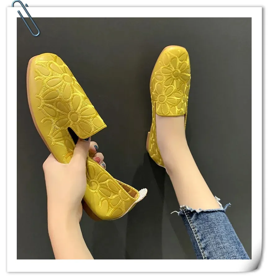 Size 41 Round Toe Women Genuine Leather Flats Autumn Slip On Floral Decor Leather Moccasins Shoes Woman Soft Casual Loafers Mom