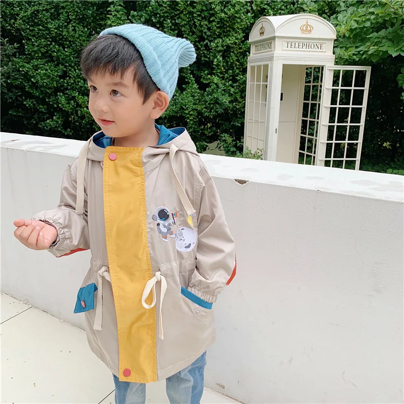 19 осень и Новинка зимы Стиль Детская куртка INS Знаменитостей онлайн-контраст Цвет вышивка с капюшоном для детей с двойным Слои тре