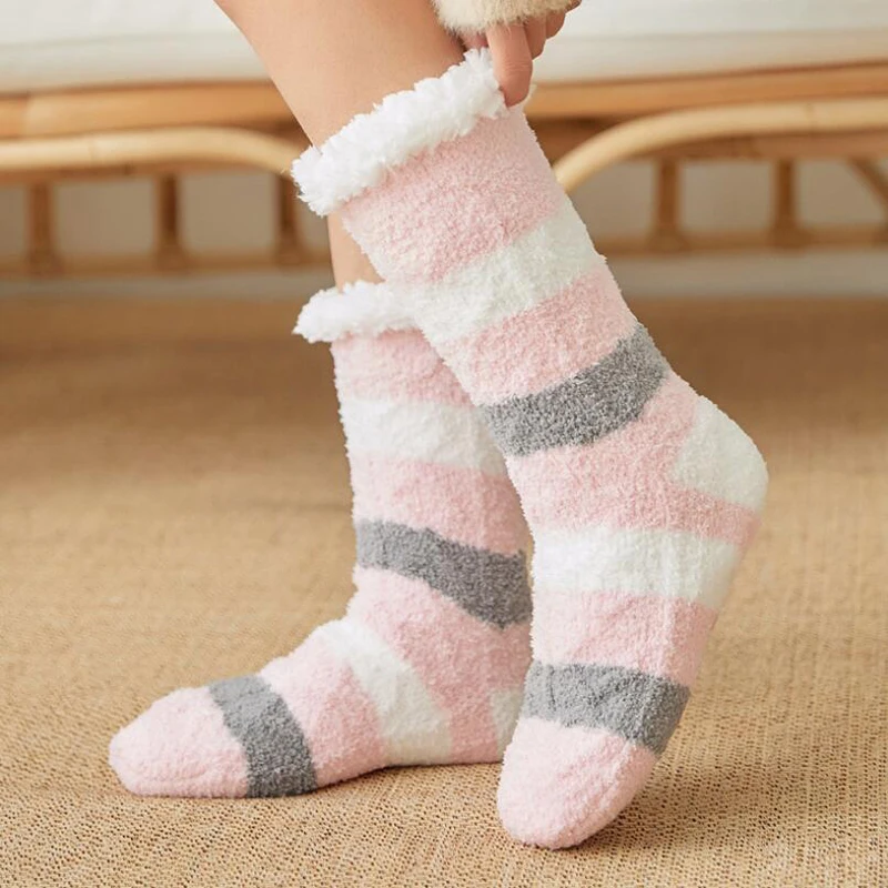 Новые милые женские шерстяные домашние носки осенне-зимние теплые Нескользящие пушистые коралловые флисовые утепленные бархатные носки - Цвет: pink gray