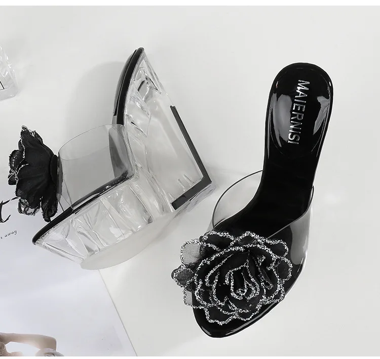 10821731774_491316973