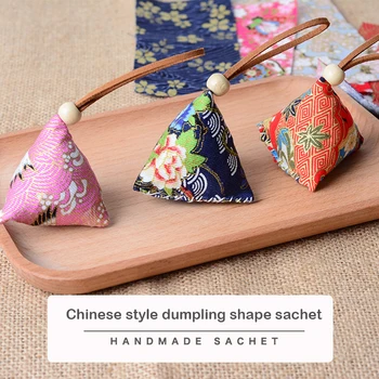 

Triangle wormwood sachet Mosquito repellent Deodorization Sterilization sachet Handmade antique sachet bag Mini dumpling sachet