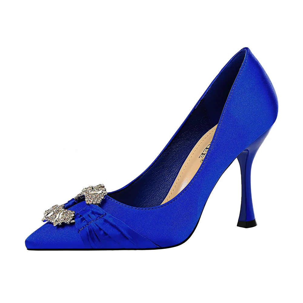 Лидер продаж; Модная элегантная женская обувь для банкета; Новинка; атласная Свадебная обувь на высоком каблуке со стразами и