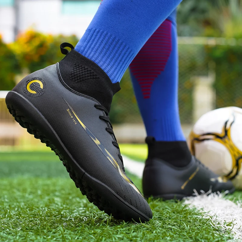 Cena Wysokie buty piłkarskie dla mężczyzn zielone białe kryte murawy Futsal trampki męskie buty sportowe knagi oryginalne chłopięce korki dziecięce