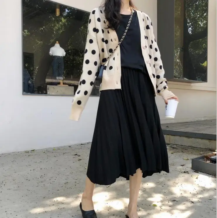 Women Elegant V Neck Polka Dot Cardigan Sweater Female Loose Knitted Outerwear Jacket Autumn Winter Tops Q9124