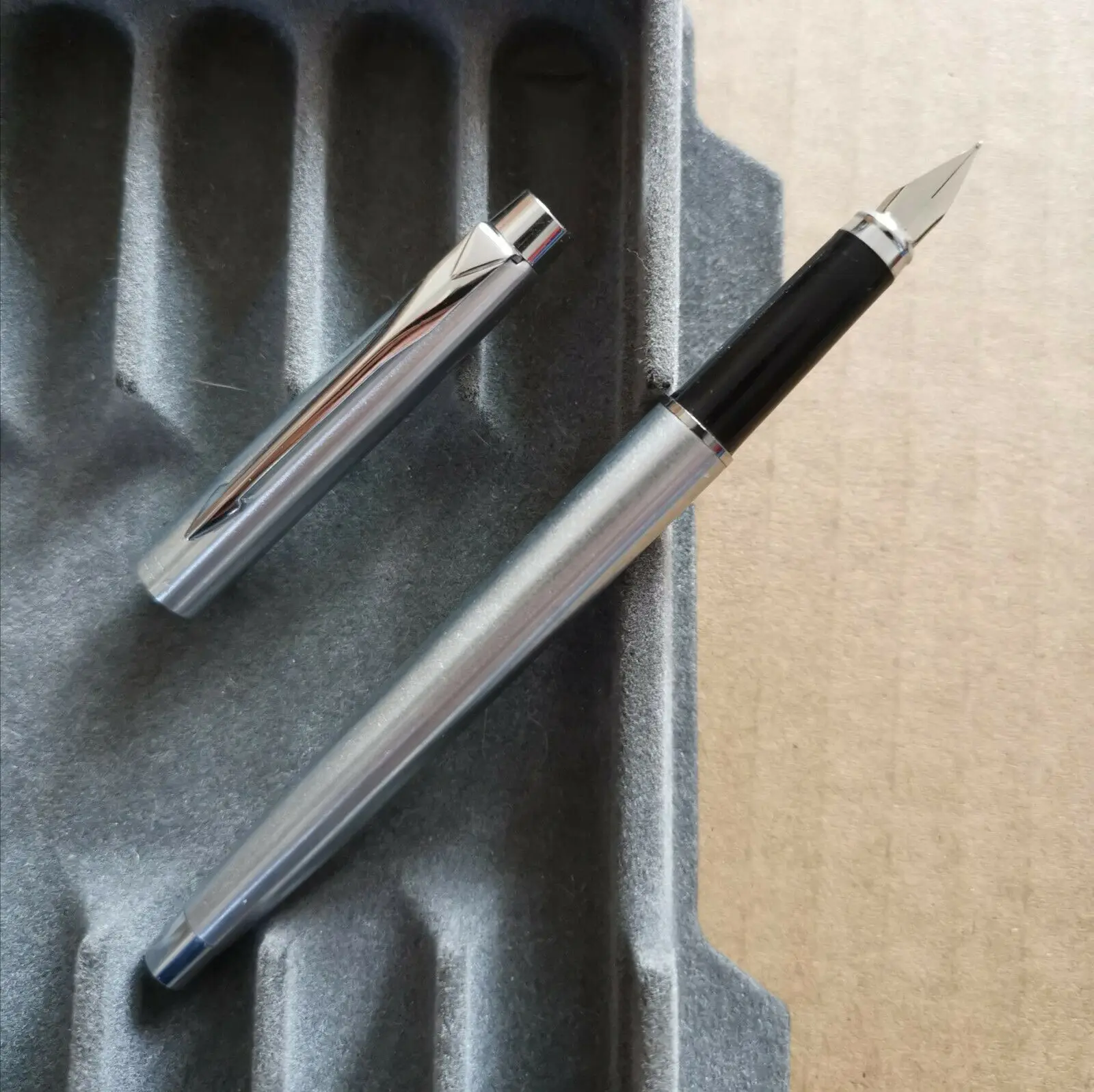 

Old Stock Vintage Wing Sung Steel 220A Fountain Pen Aerometric Pen 1996S