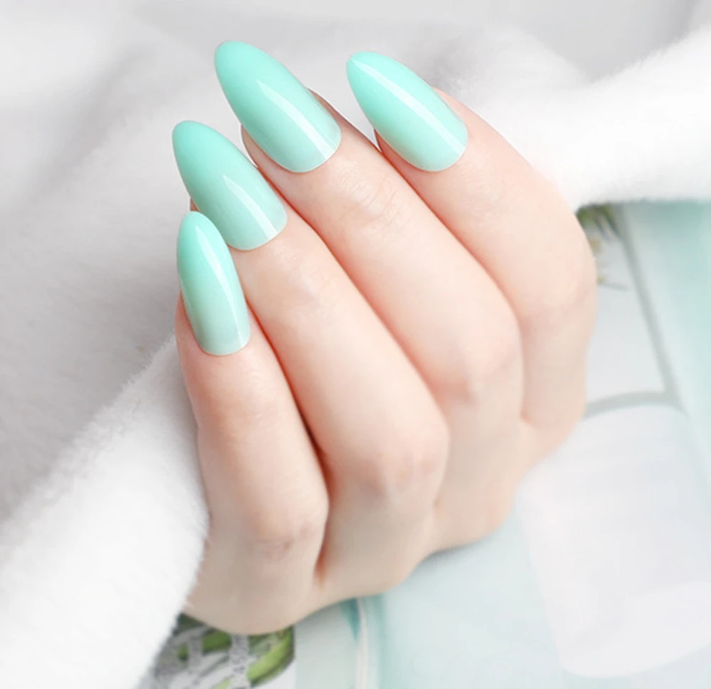 

24Pcs Glossy Green Artificial False Nails Short Stiletto False Nails For Design Lady Manicure Tools Nail Accessories