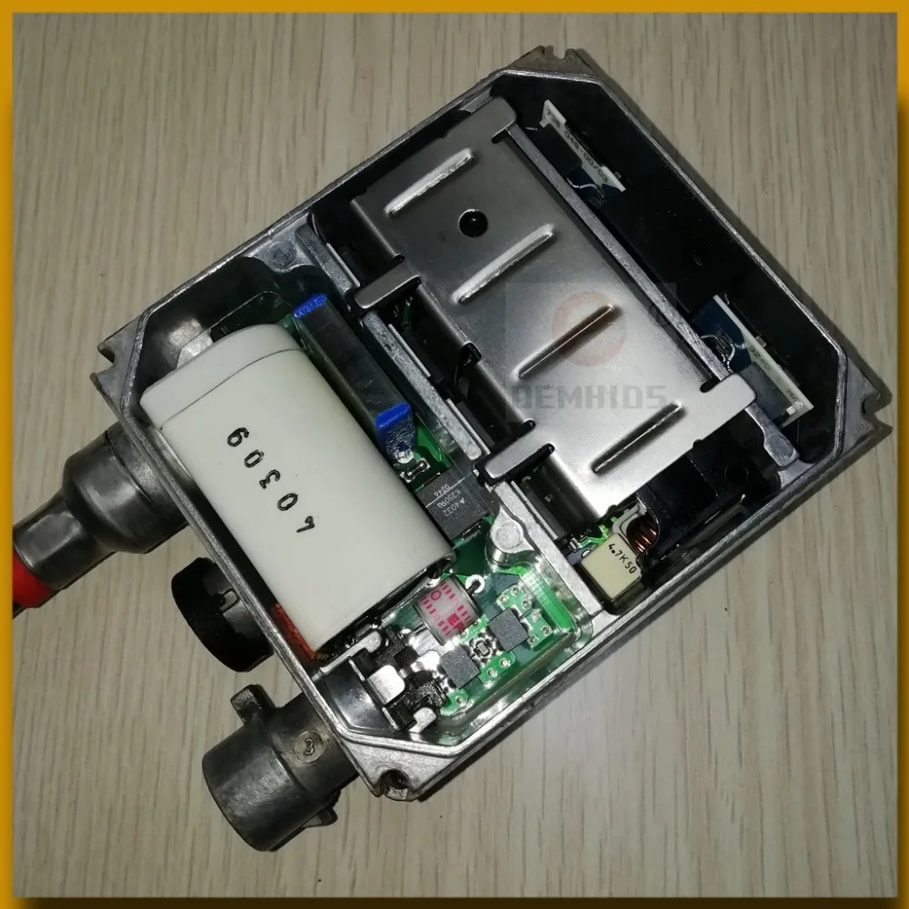 HELLA-5DV007760-37