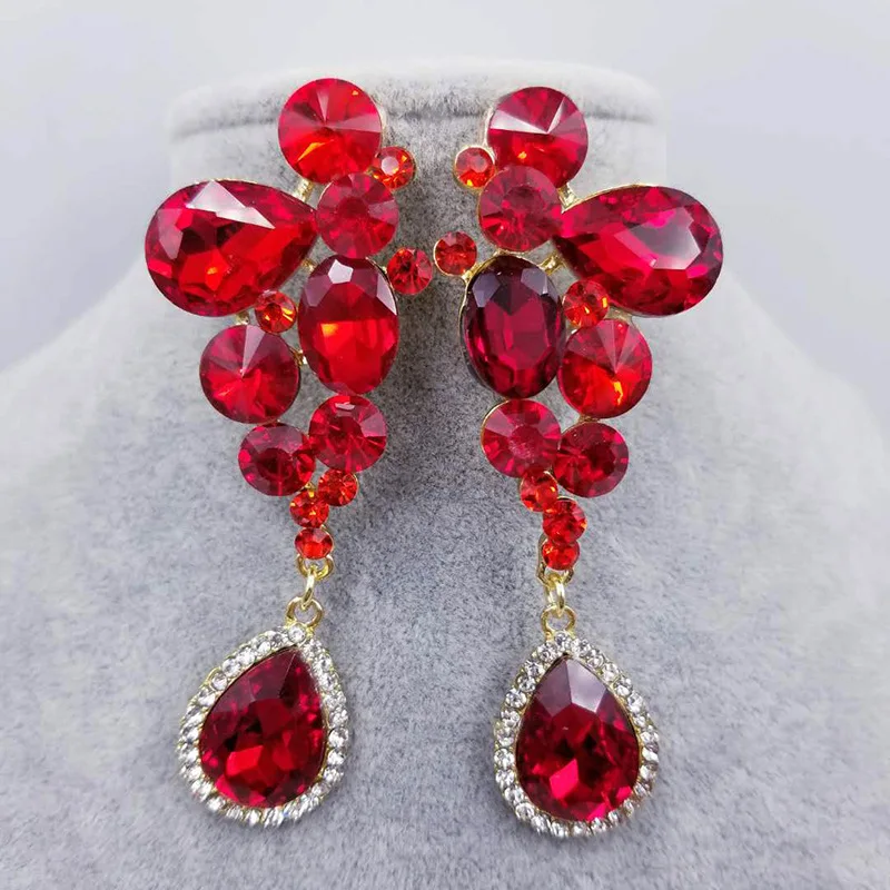 

Hot Sales New Style Small Bee Crystal Earrings Fashion Creative Earrings Women's Versatile Host Party Accessories