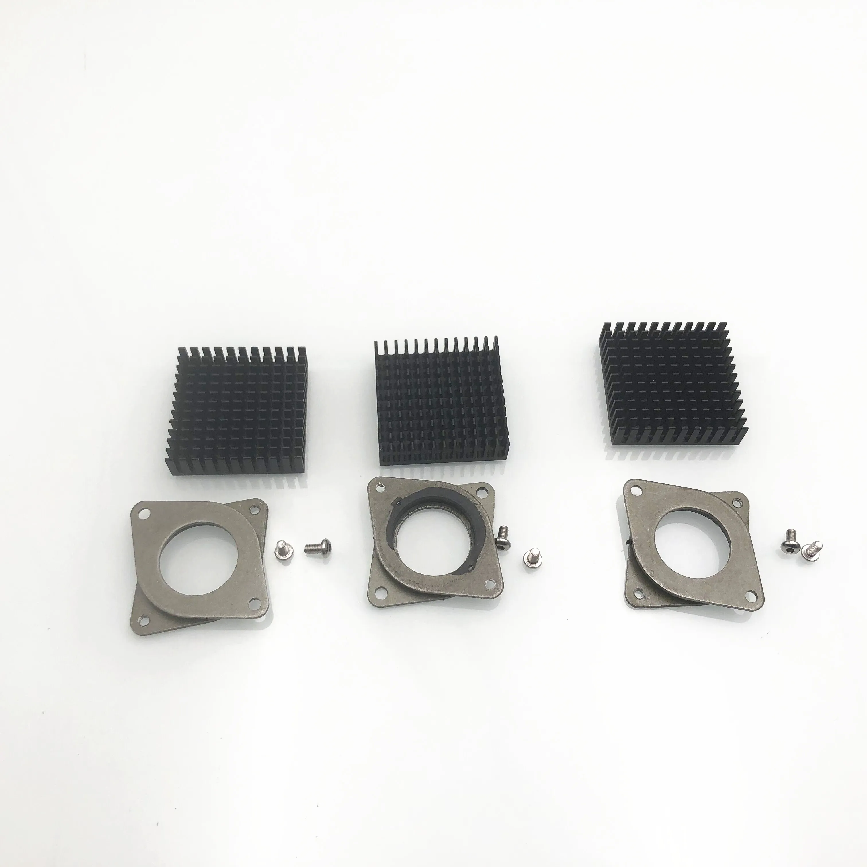 

New NEMA 17 Stepper Steel and Rubber Vibration Dampers with heat sinks M3 Screw for 3D Printer Creality CR-10, CR-10S, Ender 3