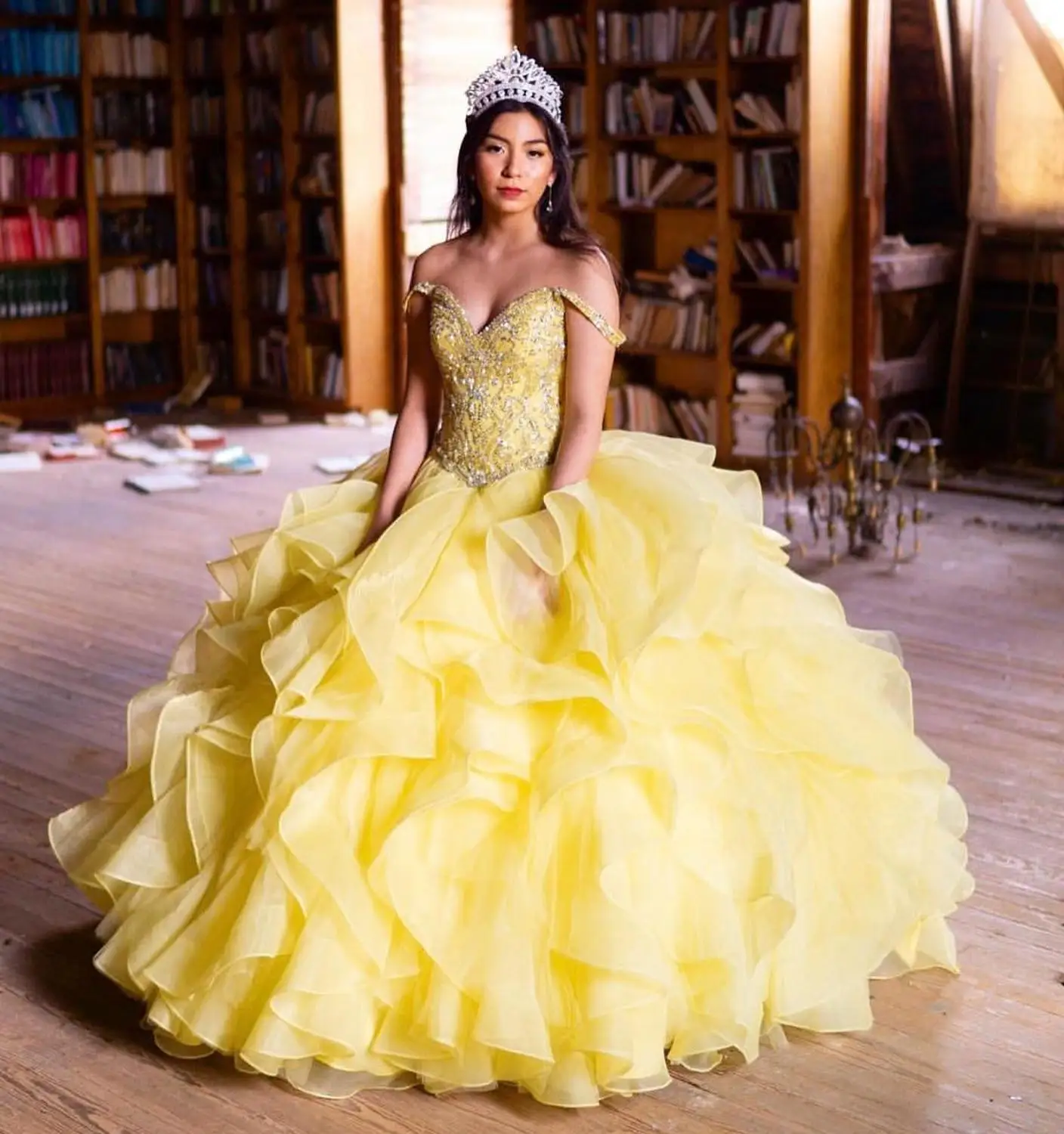 

Yellow Sparkly Ball Gown Quinceanera Dresses Off Shoulder Beads Sweet 16 Dress Party Wear Prom Gonws vestidos de quinceañera