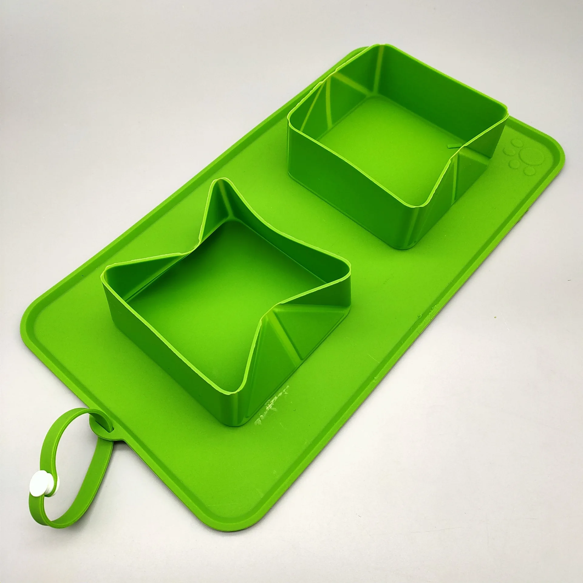 

New type pet folding double bowl Plush bag dog bowl convenient to carry pet storage bowl environmental protection cat bowl