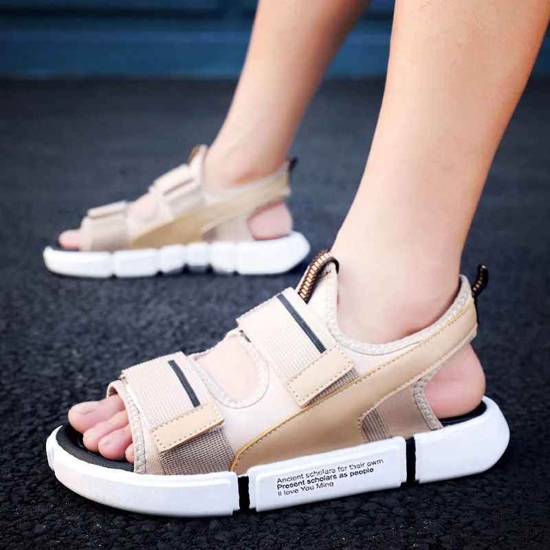 2020 New Men Sandals Fashion Korean 