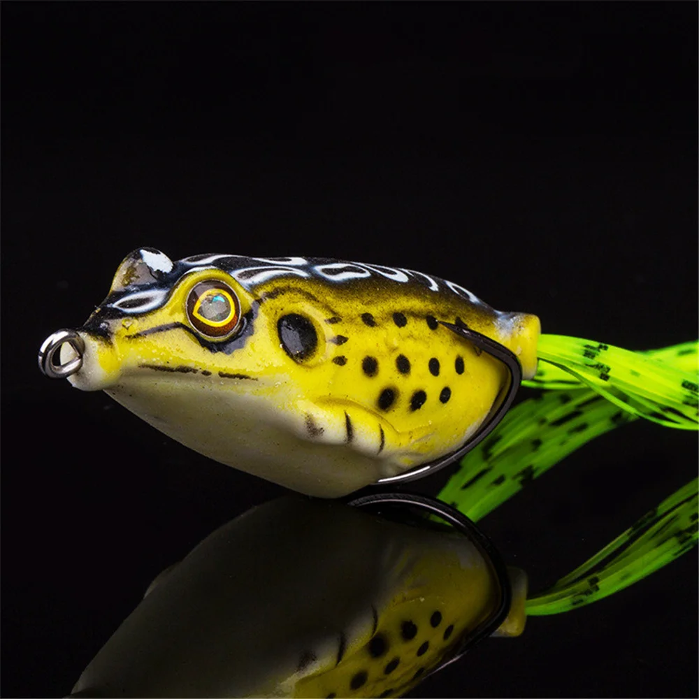 1PCS Artificial Silicone Soft Fishing Lures Treble Hooks 6cm 4.5g Topwater Ray Frog Jig Trolls Soft Bait Pesca Pike Bass Tackle