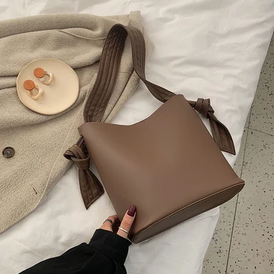 coffee Повседневные однотонные сумки через плечо для женщин с широким ремешком сумка на плечо большая Вместительная женская сумка-мессенджер женская сумка-тоут из искусственной кожи - Цвет: coffee