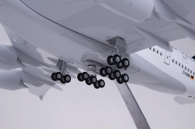 1/160 масштаб 50,5 см самолет Airbus A380 Lufthansa Airways модель W светильник и колесо литье под давлением пластиковая Смола самолет коллекция