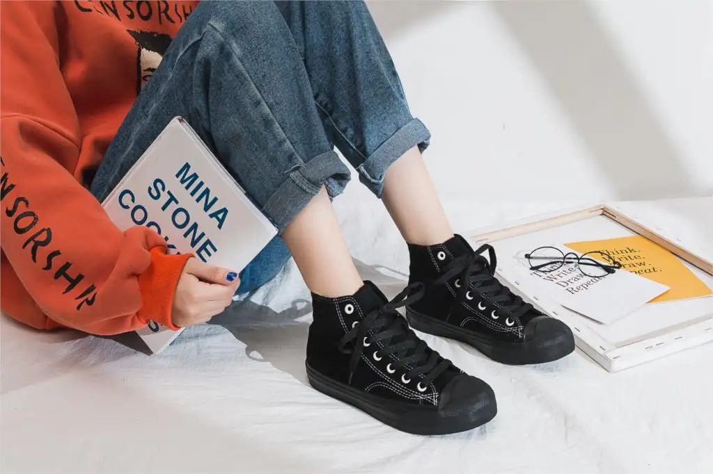 Winter Plush High-Top Women Canvas Shoes Comfortable Flat Warm Breathable Flock Shoes Winter New Fashion Trendy Shoes Women