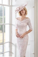 3/4 Sleeves Mother Of The Bride Dresses Sheath V-neck Knee Length Lace Beaded Plus Size Short Groom Mother Dresses For Wedding
