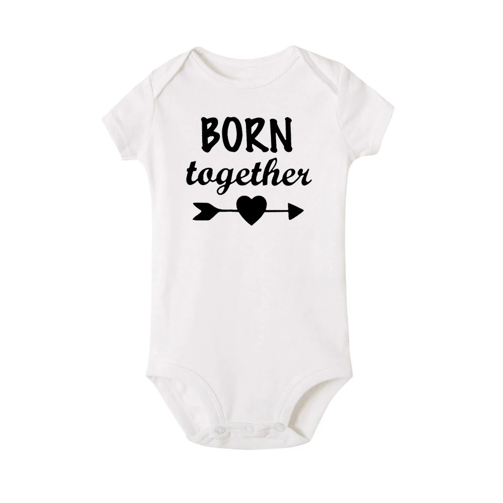 Детский летний комбинезон с короткими рукавами и надписью «Born Together and Friends Forever»; боди для близнецов; комбинезон для малышей; повседневный комбинезон