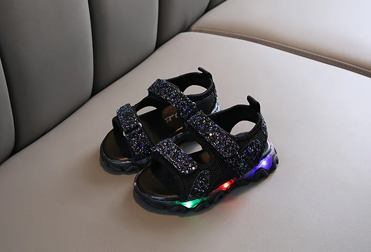 Kids Sandals Summer LED WIth Light Flash Sandals Beach Leather Sandals Children Water Shoes Anti-skid  Design for Children