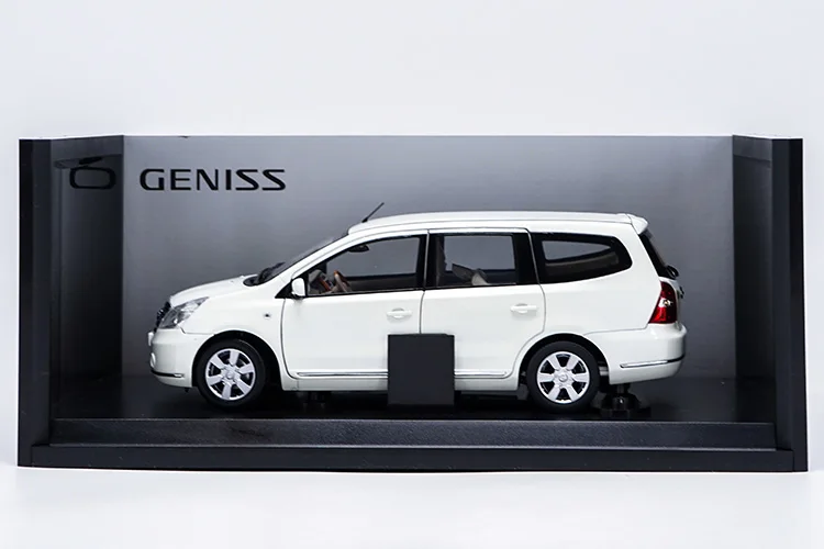 1:18 высокое тщательное NISSAN GENISS MPV сплав модель автомобиля статические металлические модельные автомобили с оригинальной коробкой