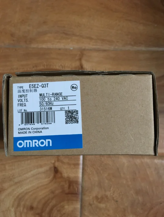 New in box Omron Temperature Controller E5EZ-Q3T E5EZQ3T 100-240VAC 