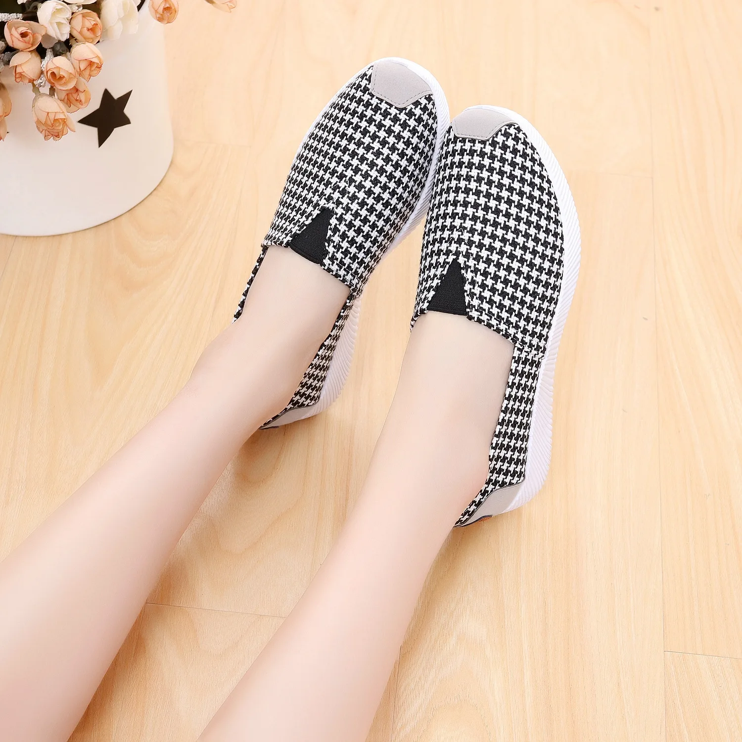 

New Style Spring Fine Linen WOMEN'S Shoes V Mouth Fresh Old Beijing Cloth Shoes Slip-on Breathable Versatile Flat Cloth Shoes