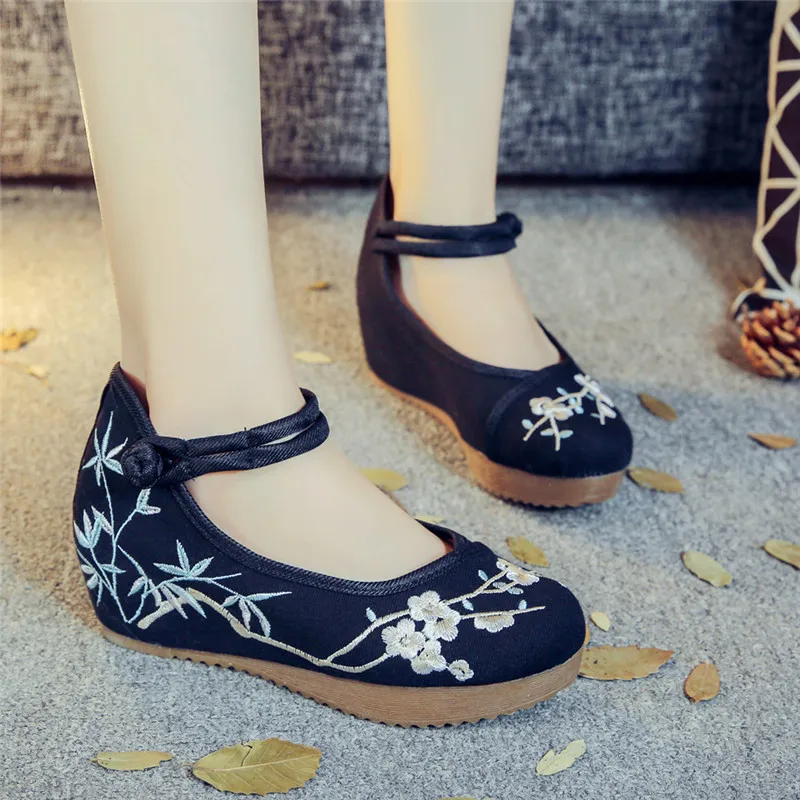 

Plum Cotton Fabric Flower Embroidered Women Canvas Flat Platforms Chinese Style Ankle Strap Ladies Casual Cotton Denim Shoes