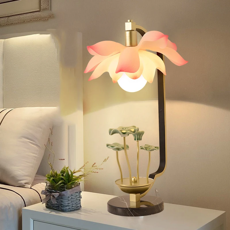 

Creative Green Ceramic Lotus Leaf Table Lamp Personality Decoration Living Room Bedroom Bedside Lamp Art Lotus Flower Table Lamp