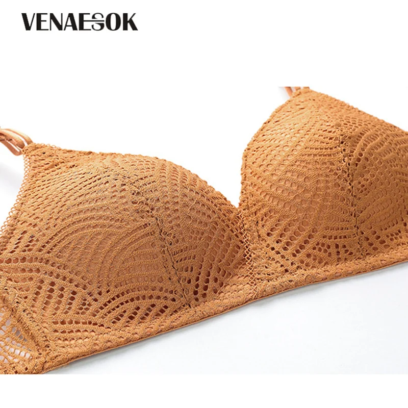 New Black Bra and Panties Set Sexy Deep V Women Lingerie Set Thin Brassiere Wire Free Embroider Bra Lace Underwear Set White