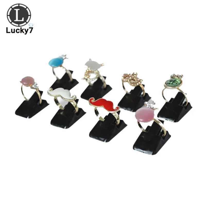 WholesaleRingShowPlasticFrostedJewelryDisplaysHolderforRingDecorationStandRingClip
