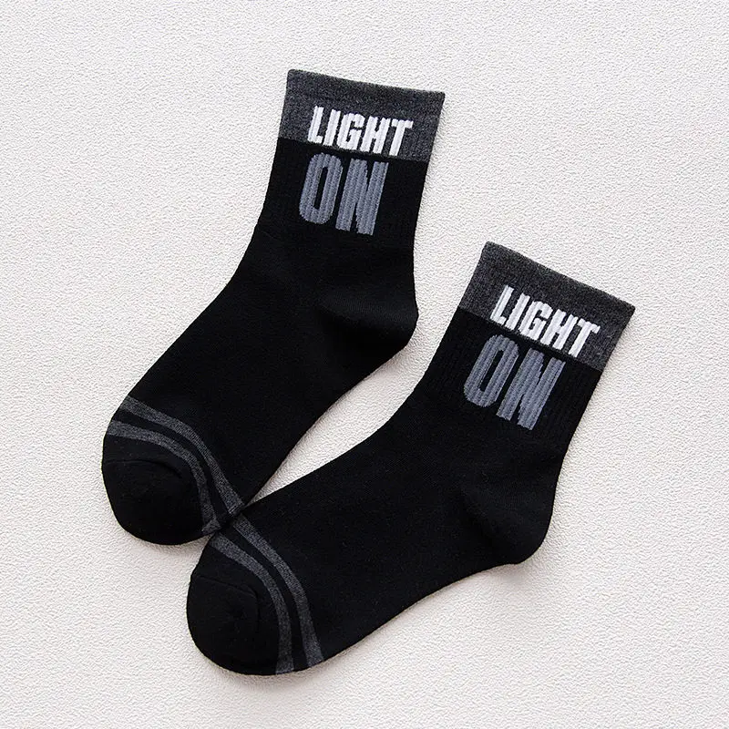Black Light on Дропшиппинг, мужские забавные носки, Харадзюку, юморное напечатанное слово, носки, летние, креативные, хип-хоп, Уличный Скейтборд, унисекс - Цвет: Black Light on