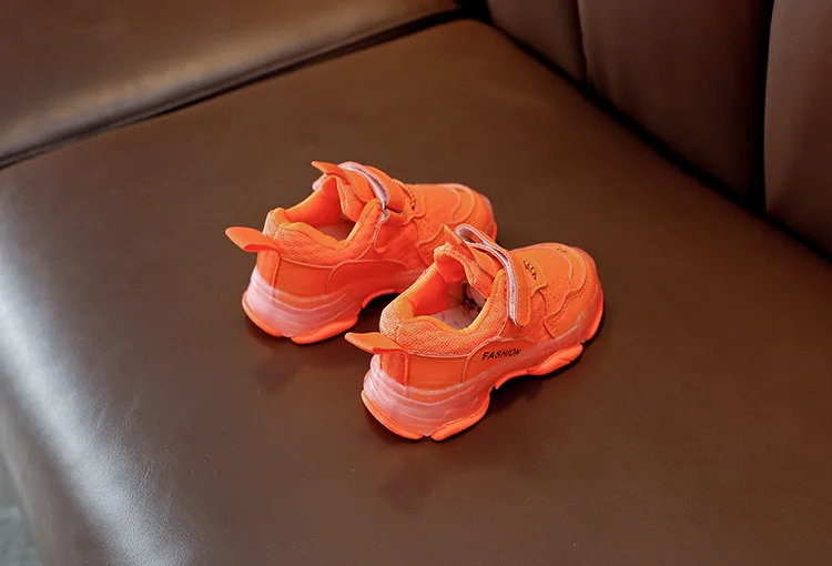 Модные детские кроссовки дышащие детские мальчики девочки кроссовки Нескользящие мягкие уличные спортивные кроссовки чистый цвет Повседневная обувь для новорожденного