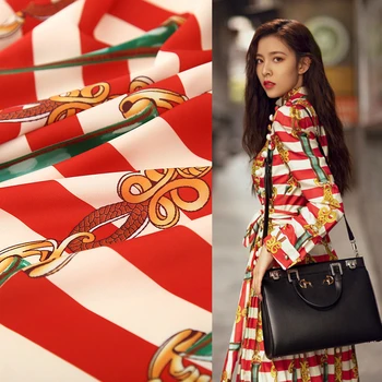 

Factory customized wholesale G brand printed polyester fabric cloth 145 cm width clothing dress fabric has a clear picture