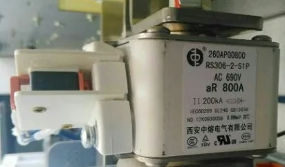 Предохранители: RS306-2-S1P 800A AC690V aR/RS306-2 W1Z 400A 690 V/RS306-2-S1P AC690V 1000A aR