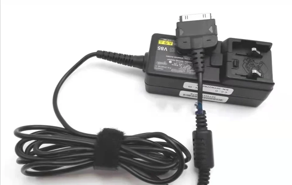 Cintiq 13HD DTK-1300 ペン、コード付属 3-in-1 Cable for Interactive Pen Display | Cables & Power