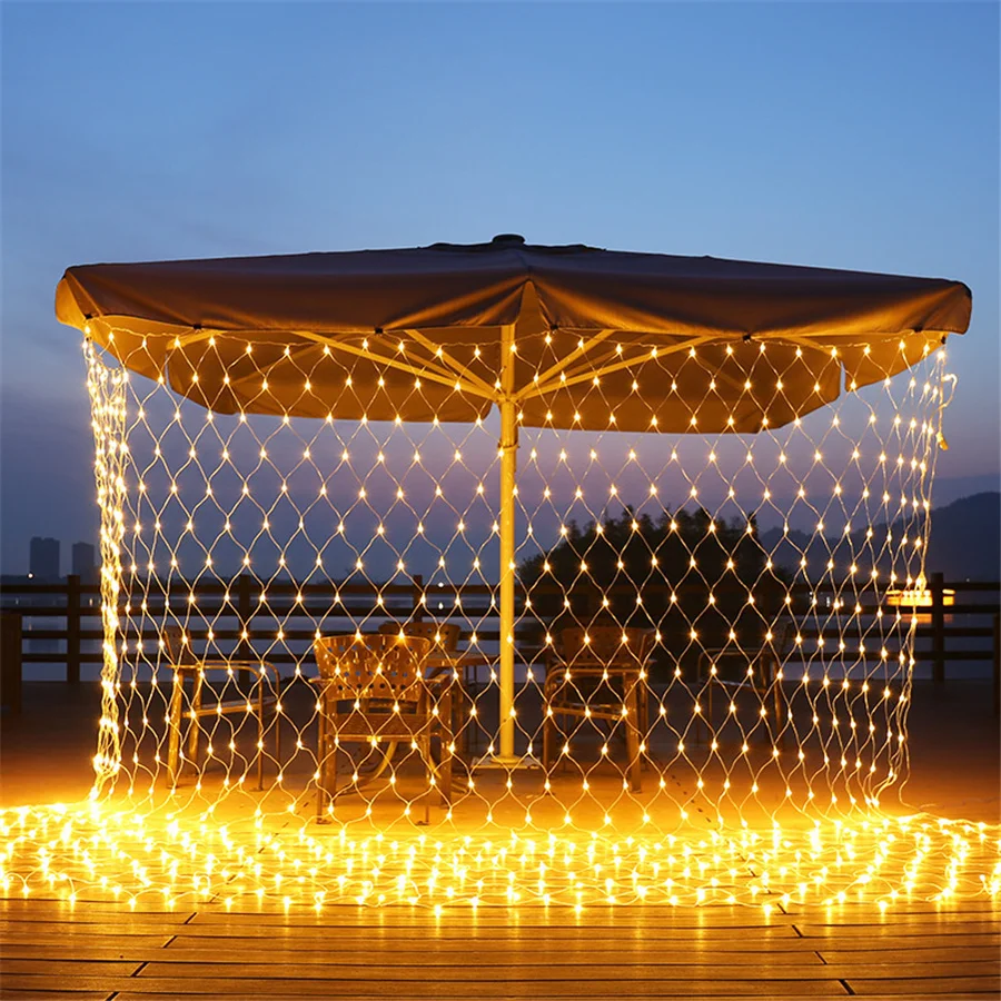 thumbnail image 1 of Guirnalda de luces LED de malla impermeable de 2 x 2 m y 3 x 2 m para ventana, cortina, luces navideñas para jardín, bodas, fiestas y vacaciones, 1 of 5
