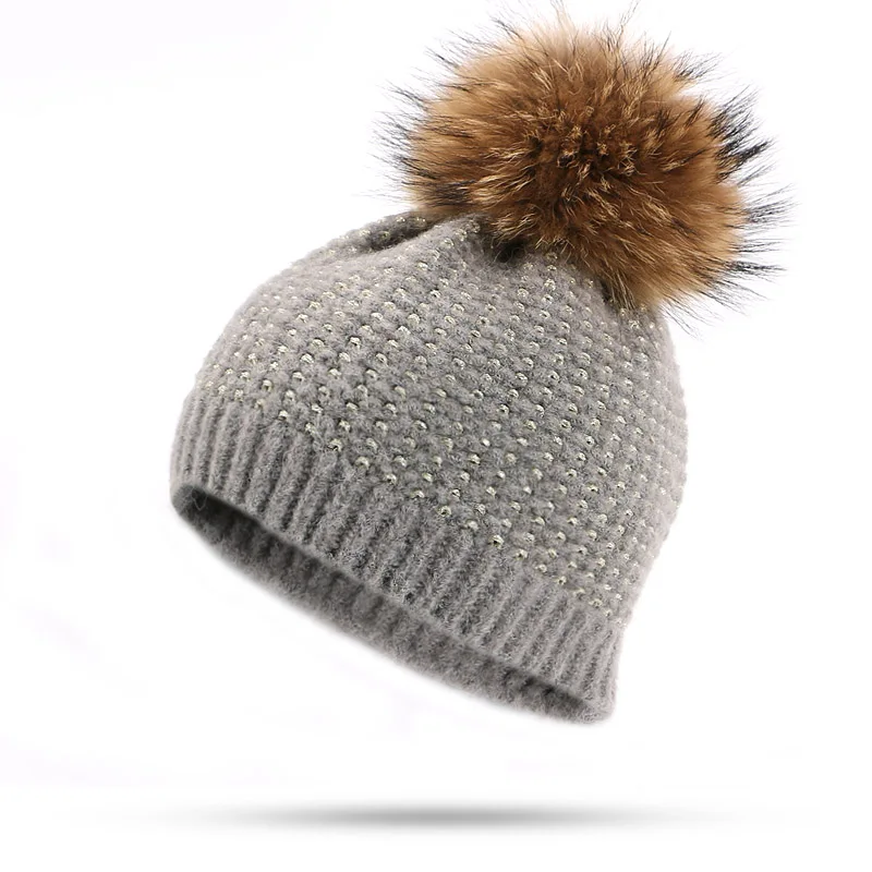 B New Pom Poms Women Winter Hats Casual Golden Thread Beanies Fashion Crochet Knitting Hat Brand Outdoor Thick Warm Female Hats - Цвет: B