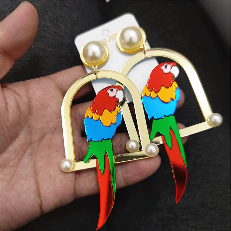 KUGUYS Große Spiegel-Acryl-Papageien-Ohrringe für Damen, Rot-Lila, mit Imitationsperlen, Extravaganter Modeschmuck mit Vogelmotiv