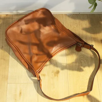

2020 new imported layer cowhide large capacity casual soft leather shoulder bag female leather retro all-match messenger bag