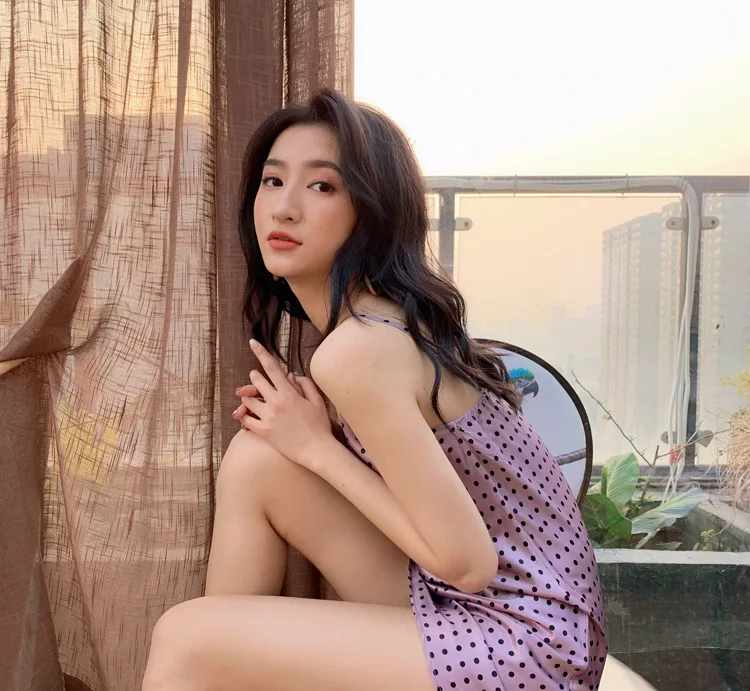 New Summer Comfortable Simulation Silk Lively and Lovely Nightdress Ice Silk Sleepwear Spaghetti Strap Sleeveless Sexy Backless