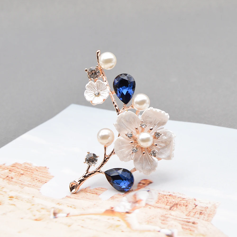 CINDY XIANG Shell And Pearl Flower Brooches For Women Elegant Fashion Pin Red Crystal Brooch Wedding Jewelry High Quality