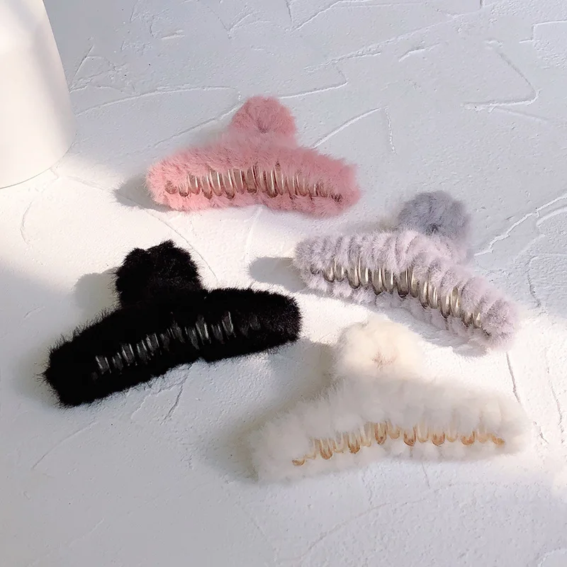 Рисунок 4 - Осенне-зимняя плюшевая заколка для волос