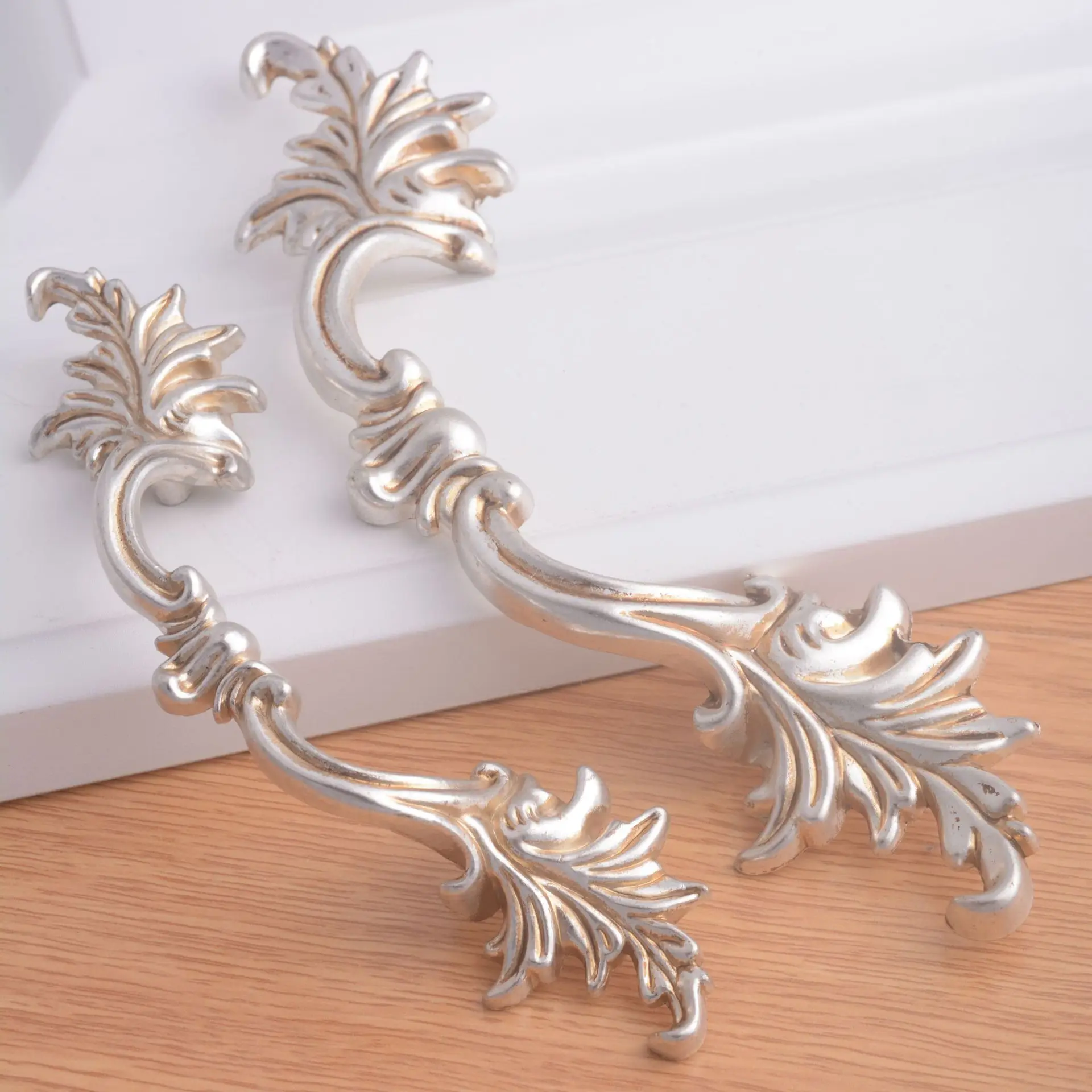 

Creative Paperback Large Light Hook Modern Minimalist Cabinet Large Drawer Handle Simple European Large Cabinet Door Handle