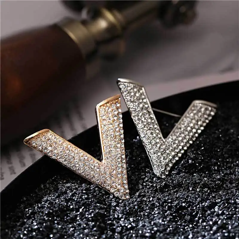 

Micro-inlaid Zircon Letter V Brooch for Women Luxury Metal Brand Big Brooches Pin Wedding Girl Quality Men Jewelry Z252