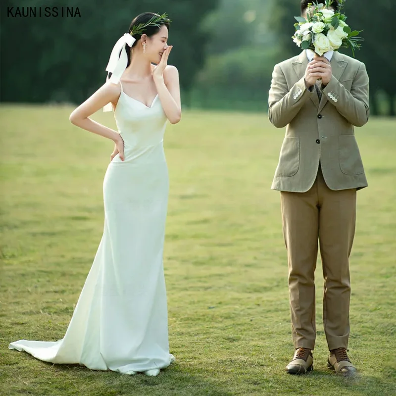 

KAUNISSINA Simple V-neck Wedding Dresses Sweep Train Sexy Satin Wedding Gown Sleeveless Spaghetti Straps Long Beach Bridal Dress