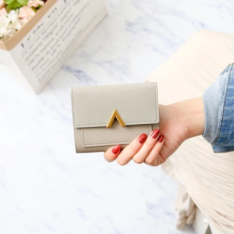 Metal V-shaped Decorative Purse Abrasive Retro Short Wallet New Simple Buckle Wallet Coin Purse Cards ID Holder Clutch