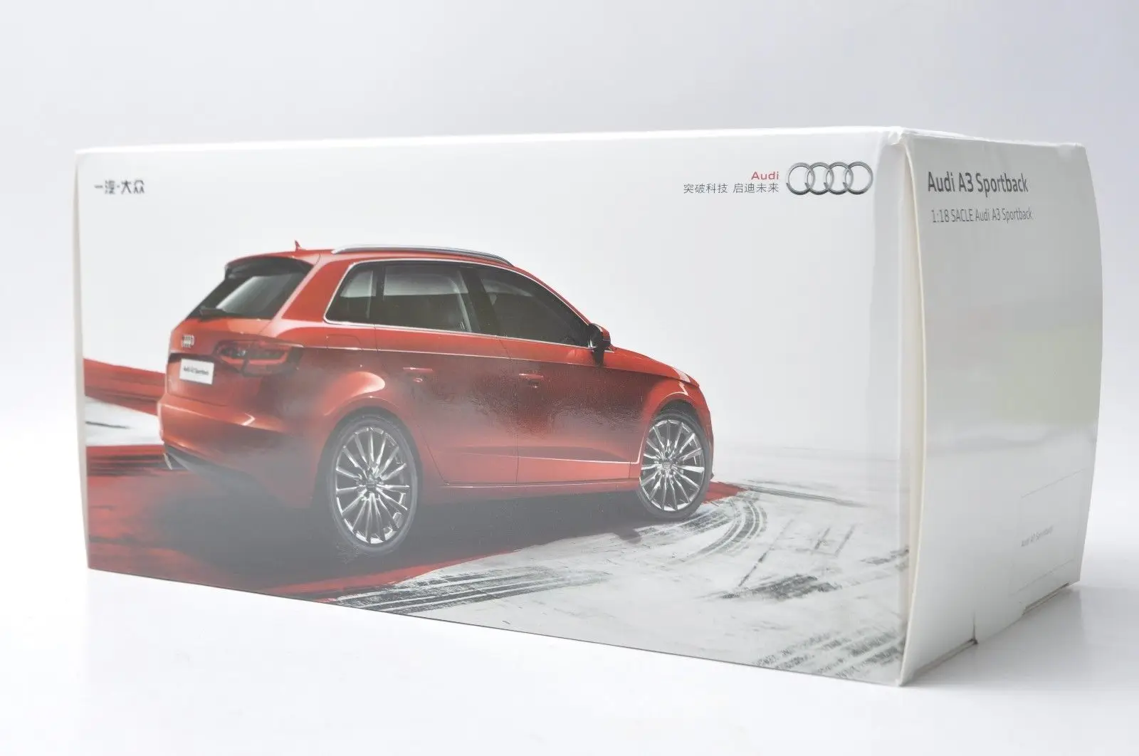 Модель литая в масштабе 1:18 для Audi A3 Sportback Grey SUV игрушечный автомобиль из сплава