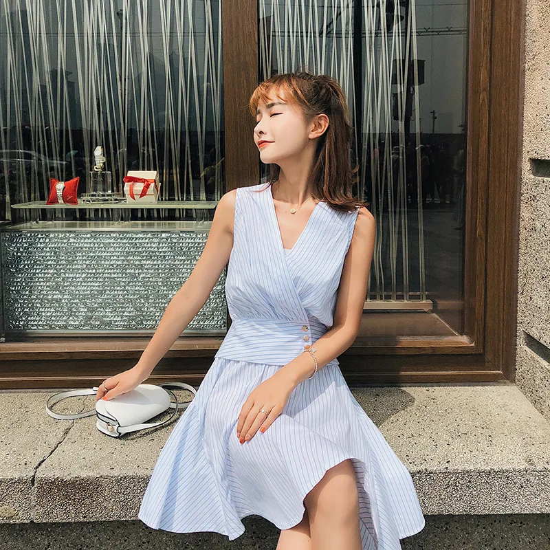 

[Dowisi] WOMEN'S Suit Summer 2018 New Style Korean-style Sleeveless Shirt + Waist Hugging Skirt Two-Piece Set F6615