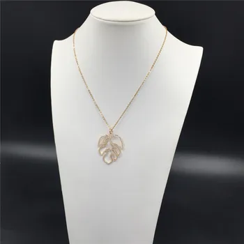 

Summer Romantic Gold Color Plating Hollow Leaf Monstera Pendant Necklace For Women Daily Natural Decotion Plant Theme Accessory