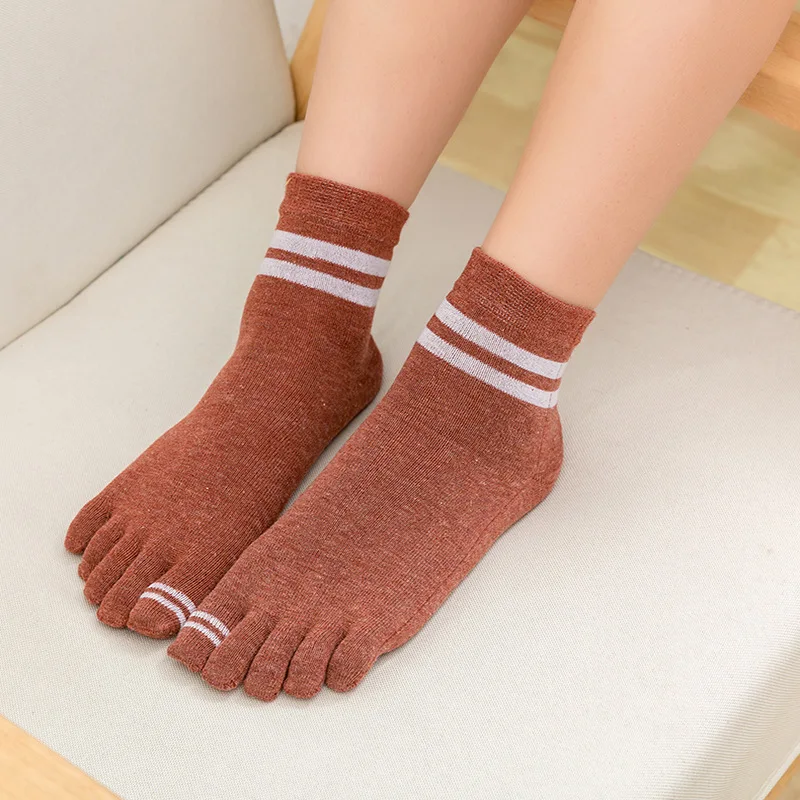 Носки с пятью пальцами женские хлопковые полосатые весенние и осенние дышащие носки с пальцами до середины икры теплые спортивные носки